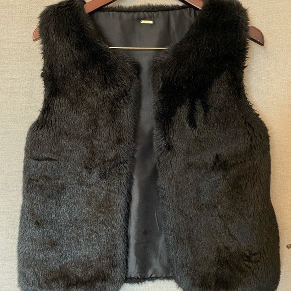ALDO Faux Fur black Vest - Picture 1 of 7